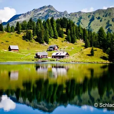 하우스 파노라마 아파트 *