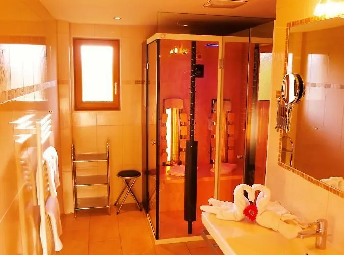 豪斯全景旅馆 *